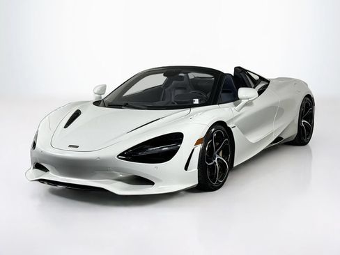 Used 2025 McLaren 750S Spider RWD image 1
