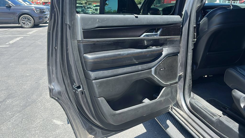 Used 2023 Jeep Wagoneer 4WD w/ Convenience Group I image 20