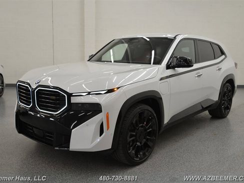 Used 2025 BMW XM w/ M Driver's Package image 3