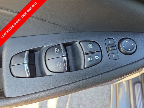 Used 2023 Nissan Maxima SR w/ Sport Mat Group image 15