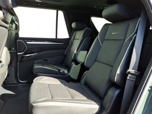 New 2026 Cadillac Escalade Luxury image 8