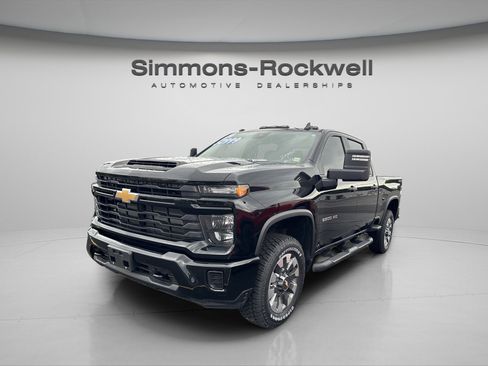 Used 2024 Chevrolet Silverado 2500 Custom w/ Custom Value Package AWD/4WD image 2