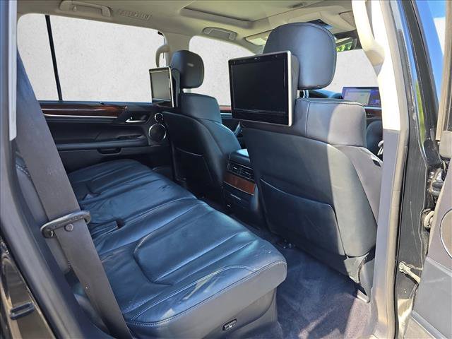 Used 2017 Lexus LX 570 4WD w/ Luxury Package image 11