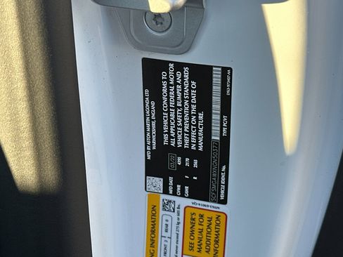 Used 2022 Aston Martin V8 Vantage Coupe image 32