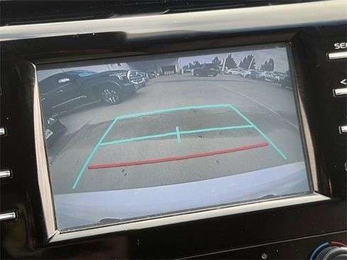 Used 2019 Toyota Camry LE image 17