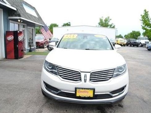 Used 2016 Lincoln MKX Reserve w/ Climate Package AWD/4WD image 3