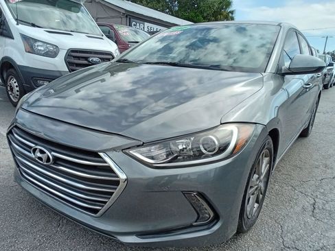 Used 2017 Hyundai Elantra SE w/ SE A/T Tech Package 03 FWD image 2