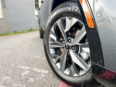 Certified 2025 Kia Sportage SX Prestige image 2