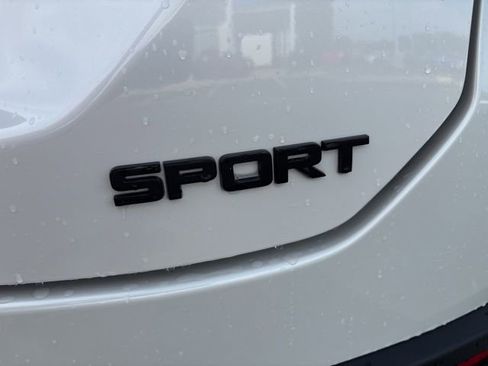 Used 2025 Honda Pilot Sport image 9