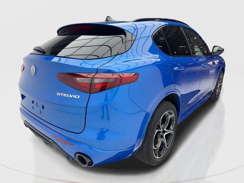 Used 2023 Alfa Romeo Stelvio Veloce image 9
