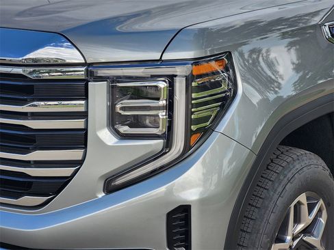 New 2026 GMC Sierra 1500 SLT image 5