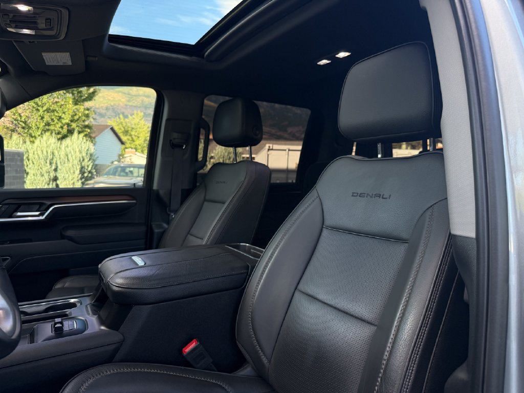 Used 2025 GMC Sierra 3500 Denali w/ Denali Reserve Package AWD/4WD image 22