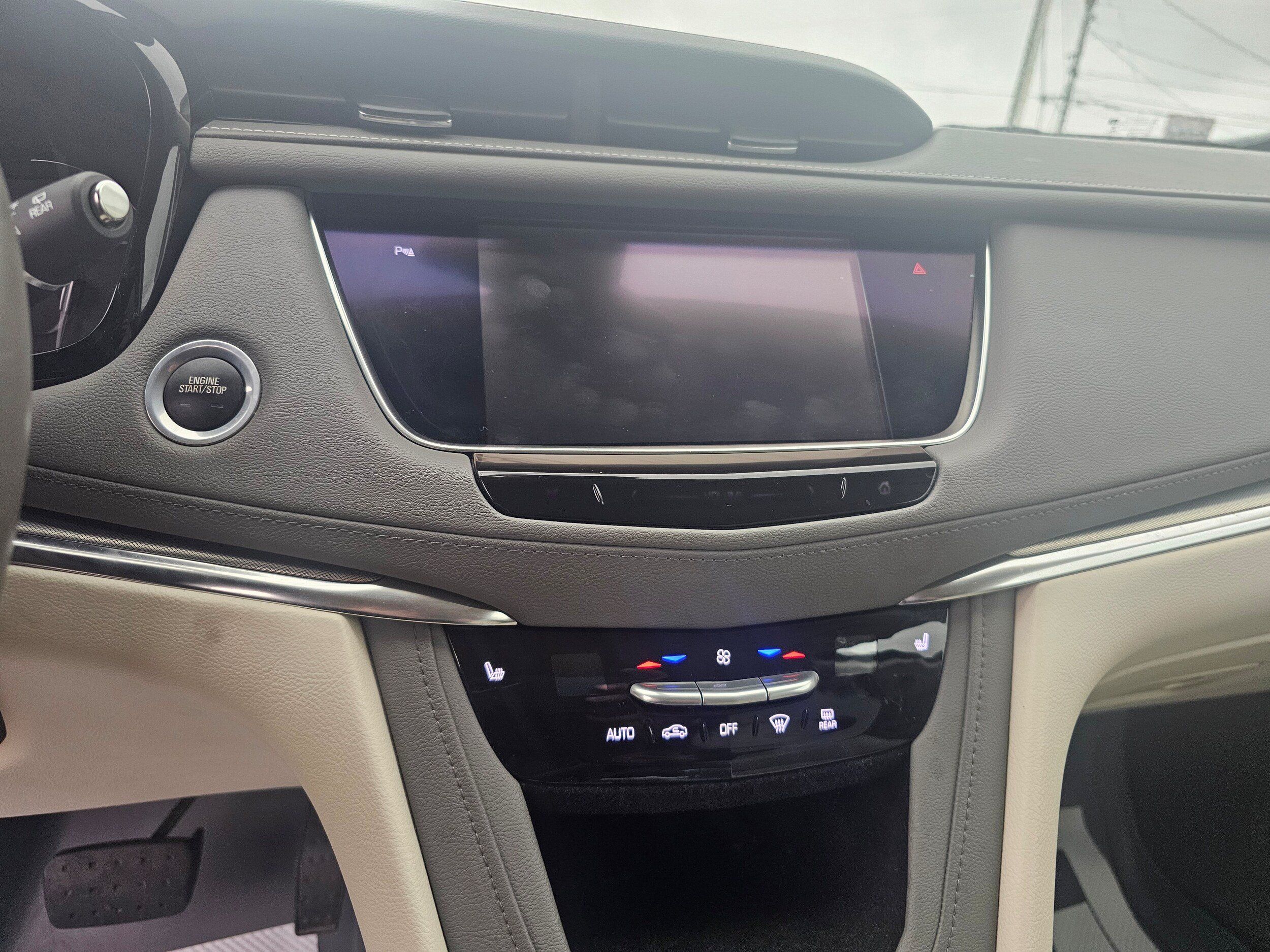 Used 2017 Cadillac XT5 Luxury w/ Driver Awareness Package AWD/4WD image 15
