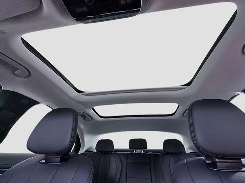New 2026 Mercedes-Benz E 450 4MATIC Sedan image 15
