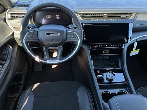 New 2026 Jeep Grand Cherokee 4WD image 17