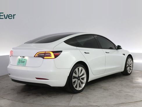 Used 2019 Tesla Model 3 Standard Range Plus RWD image 3