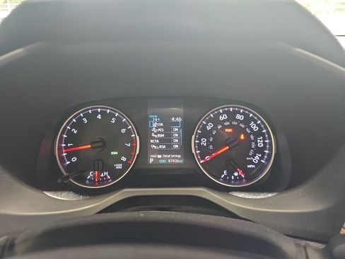 Used 2019 Toyota RAV4 XLE w/ Convenience Package FWD image 20