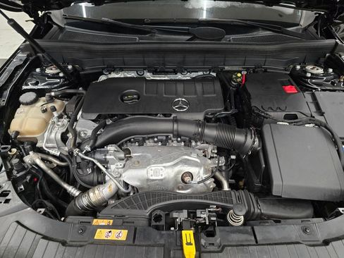 Used 2021 Mercedes-Benz GLB 250 image 12