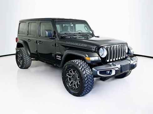 Used 2022 Jeep Wrangler Unlimited Sahara w/ Cold Weather Group AWD/4WD image 24