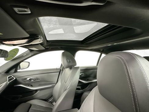 Used 2025 BMW 330i xDrive Sedan w/ Convenience Package AWD/4WD image 18