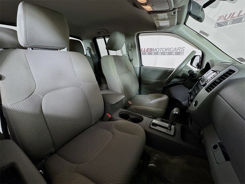 Used 2018 Nissan Frontier SV image 28