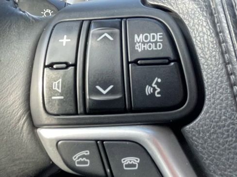 Used 2015 Toyota Highlander XLE image 24