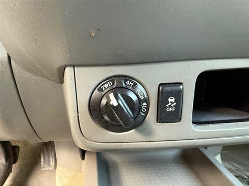 Used 2018 Nissan Frontier SV image 33