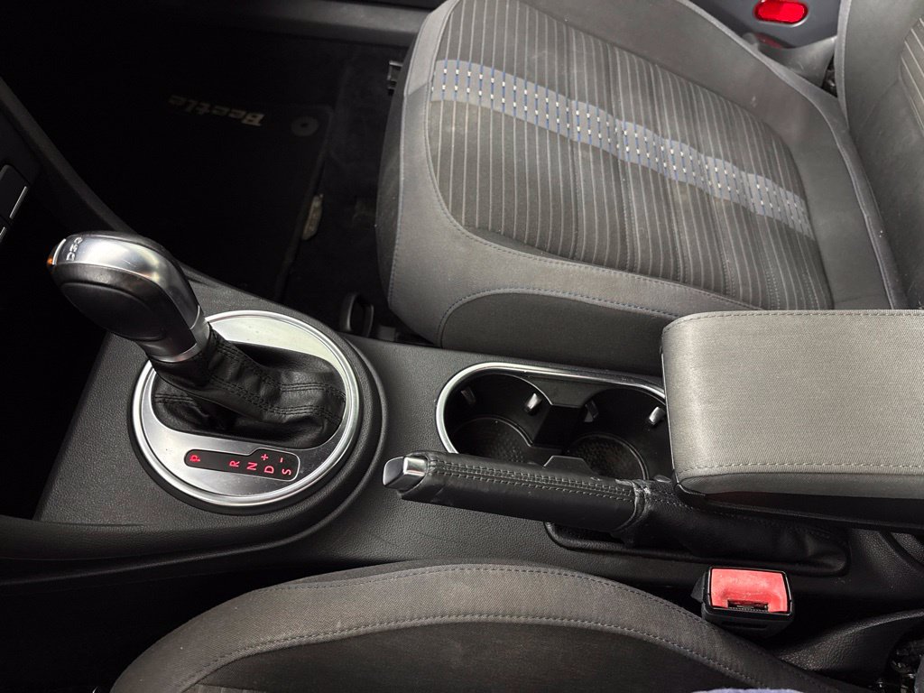 Used 2014 Volkswagen Beetle R-Line FWD image 37