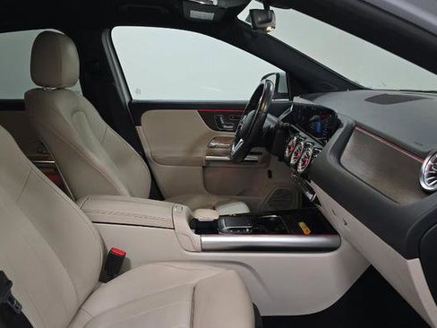 Used 2022 Mercedes-Benz GLA 250 4MATIC w/ Premium Package Lite image 8