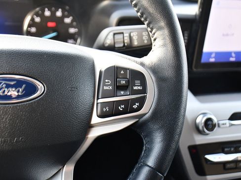 Used 2023 Ford Explorer XLT image 36