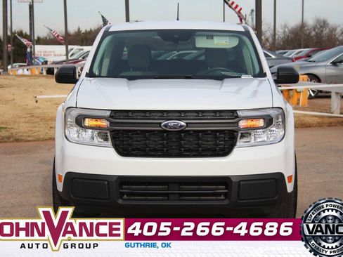 Used 2022 Ford Maverick XLT image 2