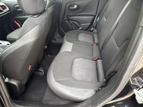 Used 2023 Jeep Renegade Trailhawk AWD/4WD image 20