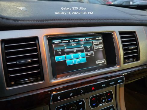 Used 2012 Jaguar XF Base image 9