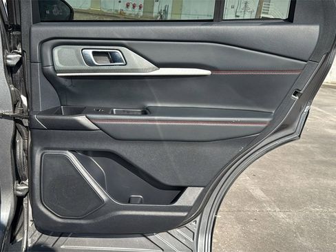 Used 2025 Ford Explorer ST-Line image 30