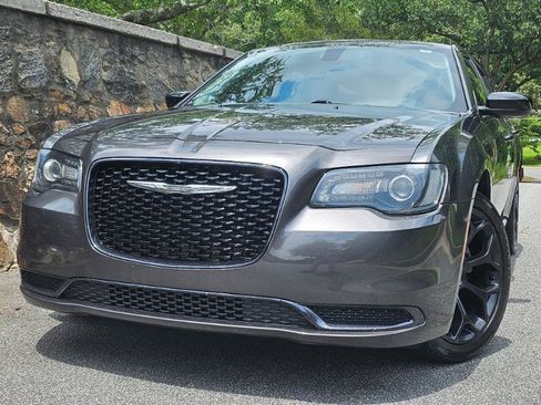 Used 2019 Chrysler 300 Touring w/ Sport Appearance Package RWD image 77