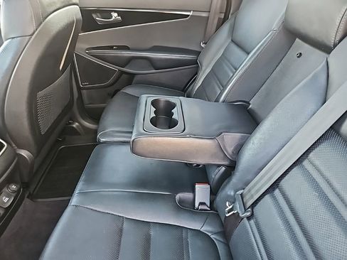 Used 2016 Kia Sorento SX image 31