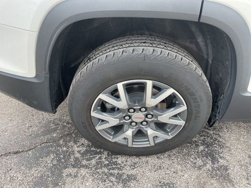 Used 2023 GMC Acadia SLT w/ Technology Package image 11