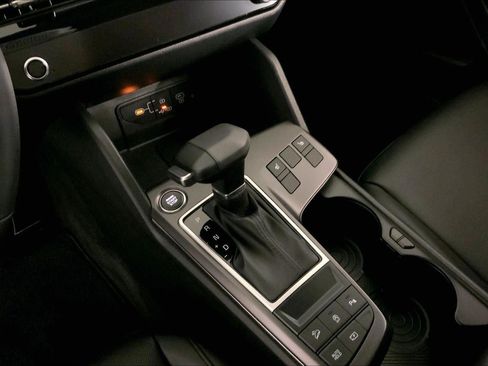 Used 2026 Kia Sportage EX FWD image 17