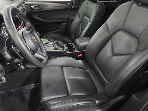 Used 2023 Porsche Macan S image 5