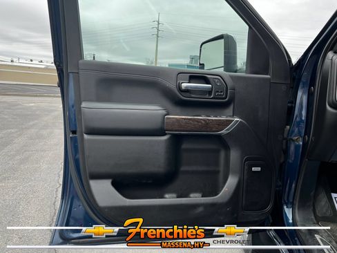 Used 2022 GMC Sierra 2500 Denali w/ Denali Ultimate Package AWD/4WD image 9