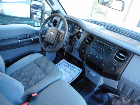 Used 2016 Ford F250 XL w/ Power Equipment Group AWD/4WD image 25