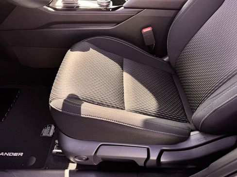 New 2026 Mitsubishi Outlander ES image 28