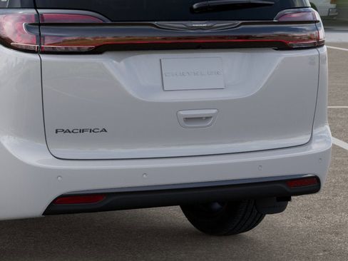 New 2026 Chrysler Pacifica Select image 29