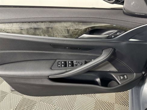 Used 2023 BMW M550i xDrive M550i xDrive w/ Executive Package image 17