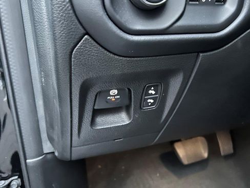 Certified 2023 RAM 1500 Limited w/ Cold Weather Group image 36