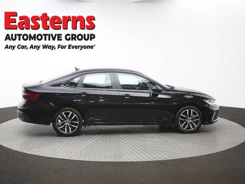 Used 2025 Volkswagen Jetta SE FWD image 43