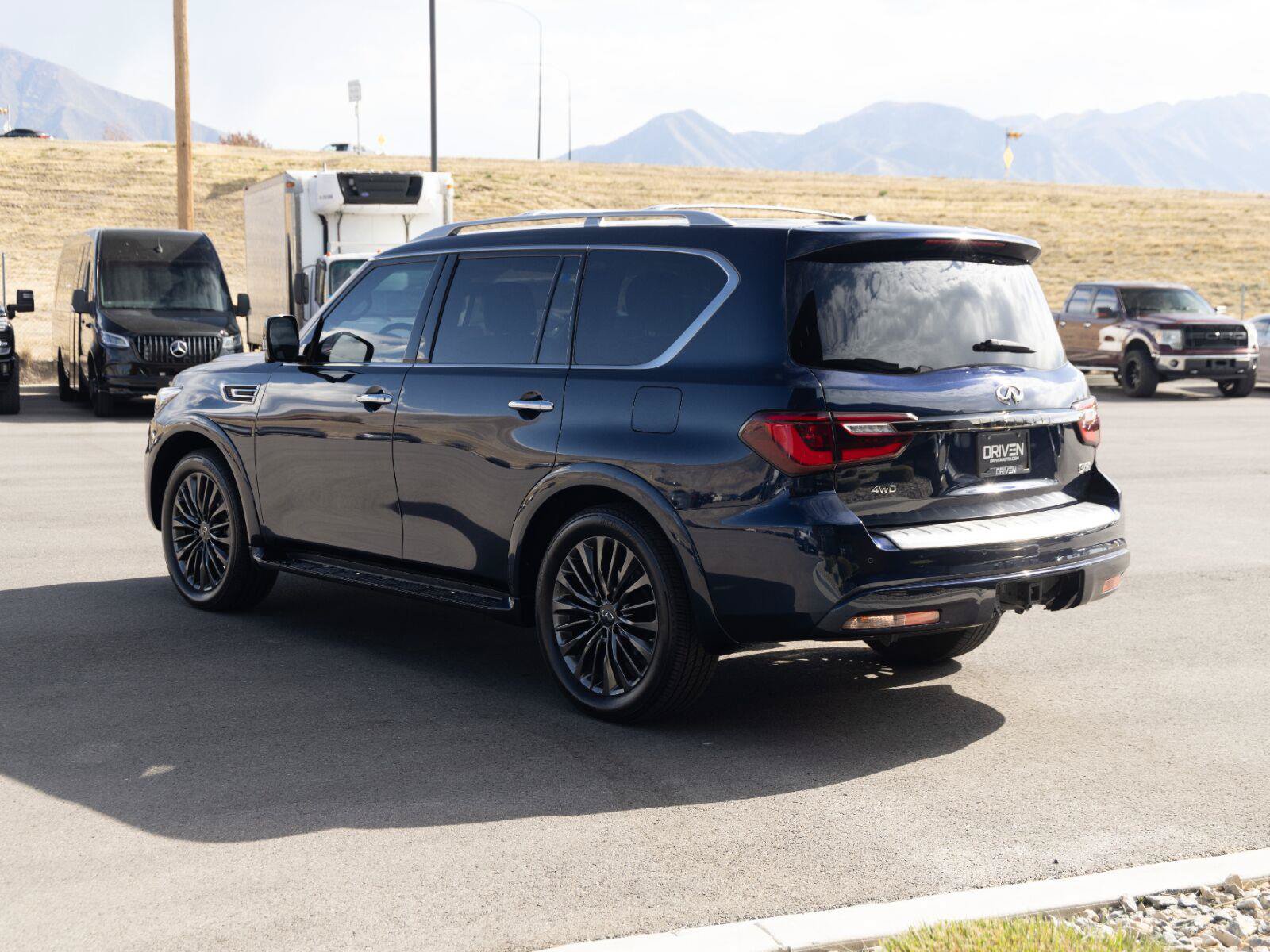 Used 2023 INFINITI QX80 Premium Select w/ Cargo Package AWD/4WD image 7