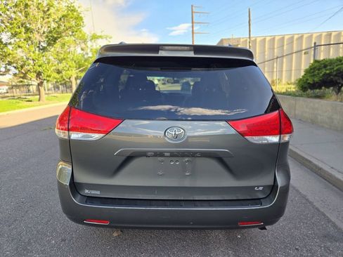 Used 2011 Toyota Sienna LE w/ Towing Pkg FWD image 8