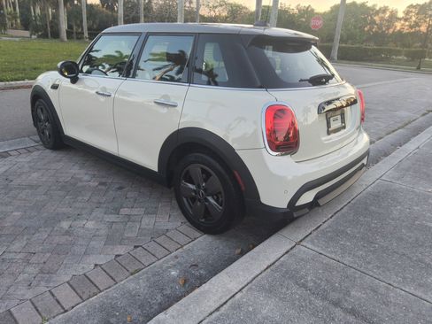 Used 2023 MINI Cooper 4-Door Hardtop FWD image 5
