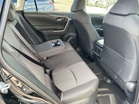 Used 2025 Toyota RAV4 XLE image 18